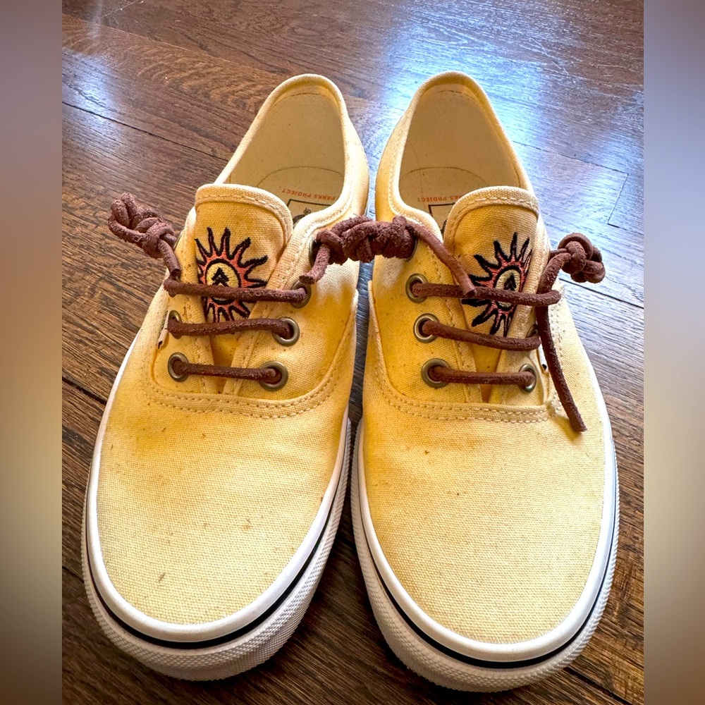 Parks Project x Authentic 'Wild & Free' Women’s shoe size 6.5